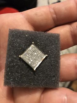 Diamond earing 1/2 carat