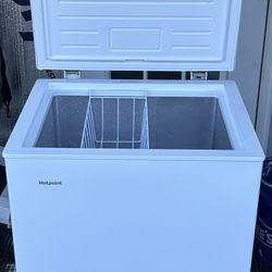 Hotpoint 6.9cuft Chest freezer 