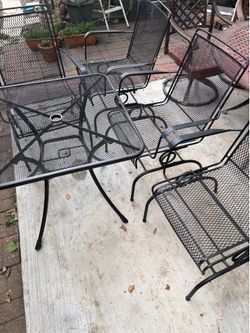 Iron patio rocking chairs with table
