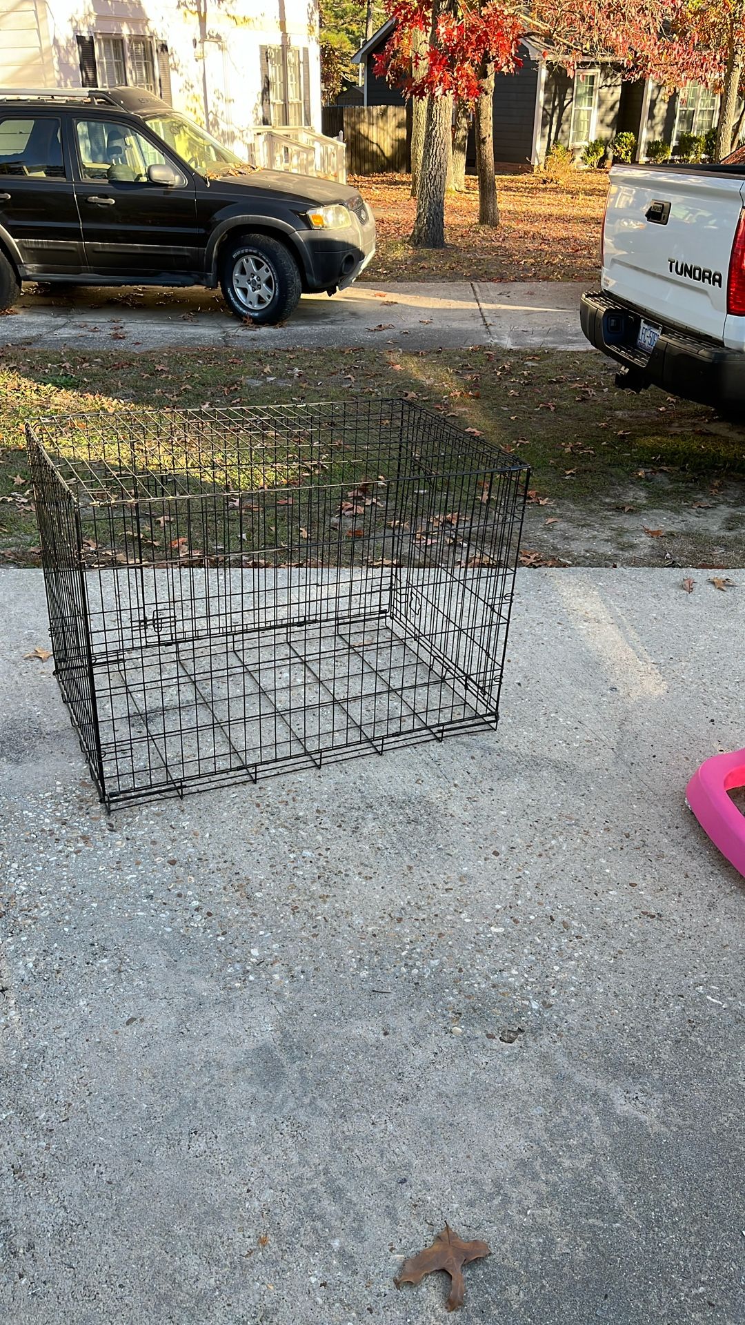 Very Large Dog Crate 42 Long 28!wide And 29.5 High No Tray