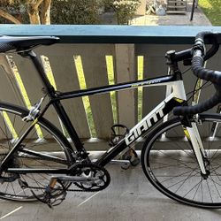 2016 Giant Defy 3 Road Bike -Aluminum Endurance Model