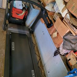 MATRIX T30 TREADMILL