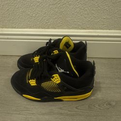 Jordan 4 Thunder Yellow And Black
