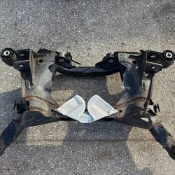 15-19 Land Rower Discovery Sport L550 Rear Subframe Suspension Crossmember OEM