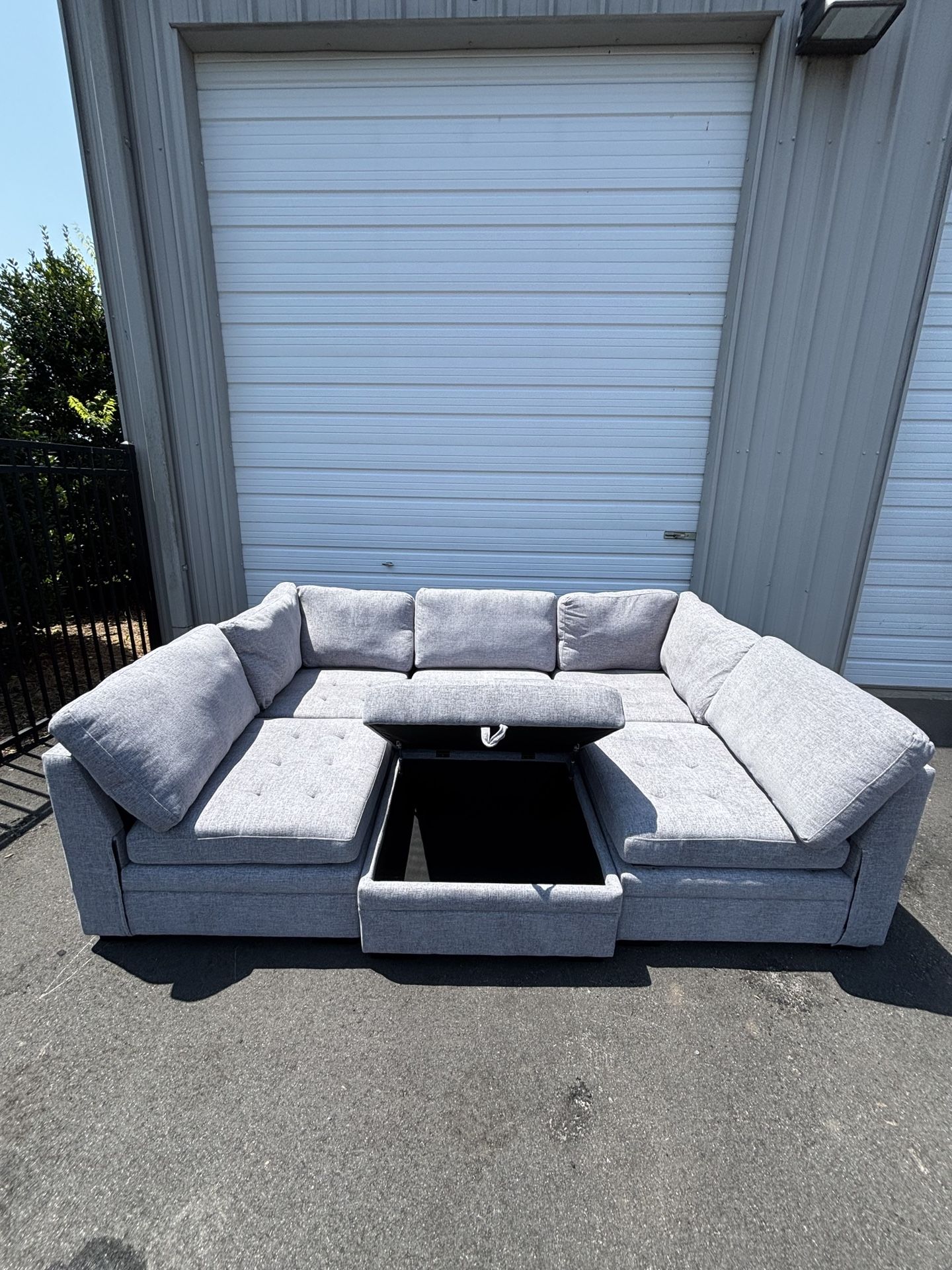 Light Gray Thomas Modular Sectional Couch โ Versatile & Washable!