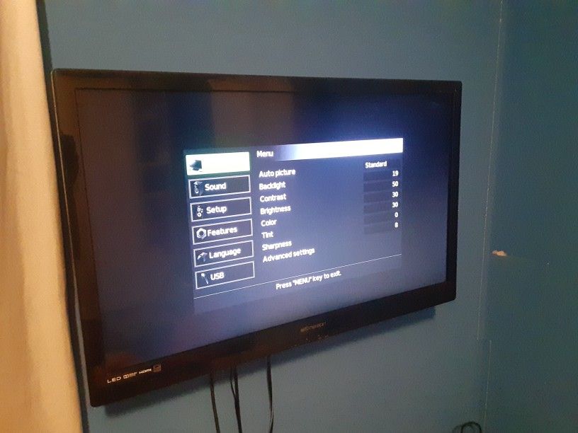 32" Emerson TV For Sale. Nice Piceture