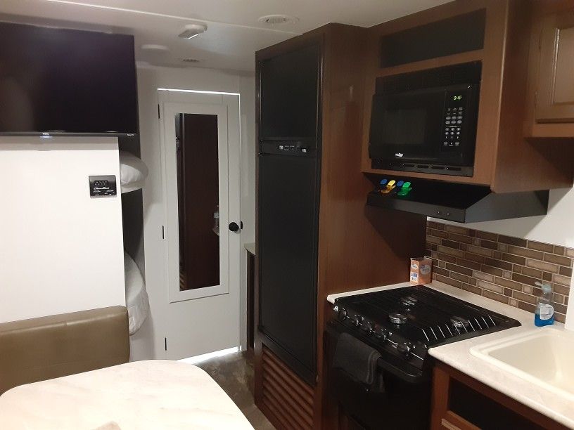 Rv Travel Trailer 23 Ft Camper 2015