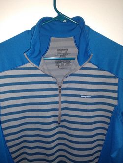 Patagonia men's size X L 1/4 zip up pull over