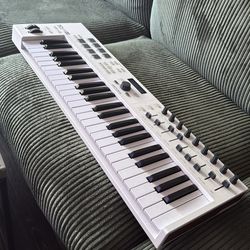 Arturia keylab49 essentials controller
