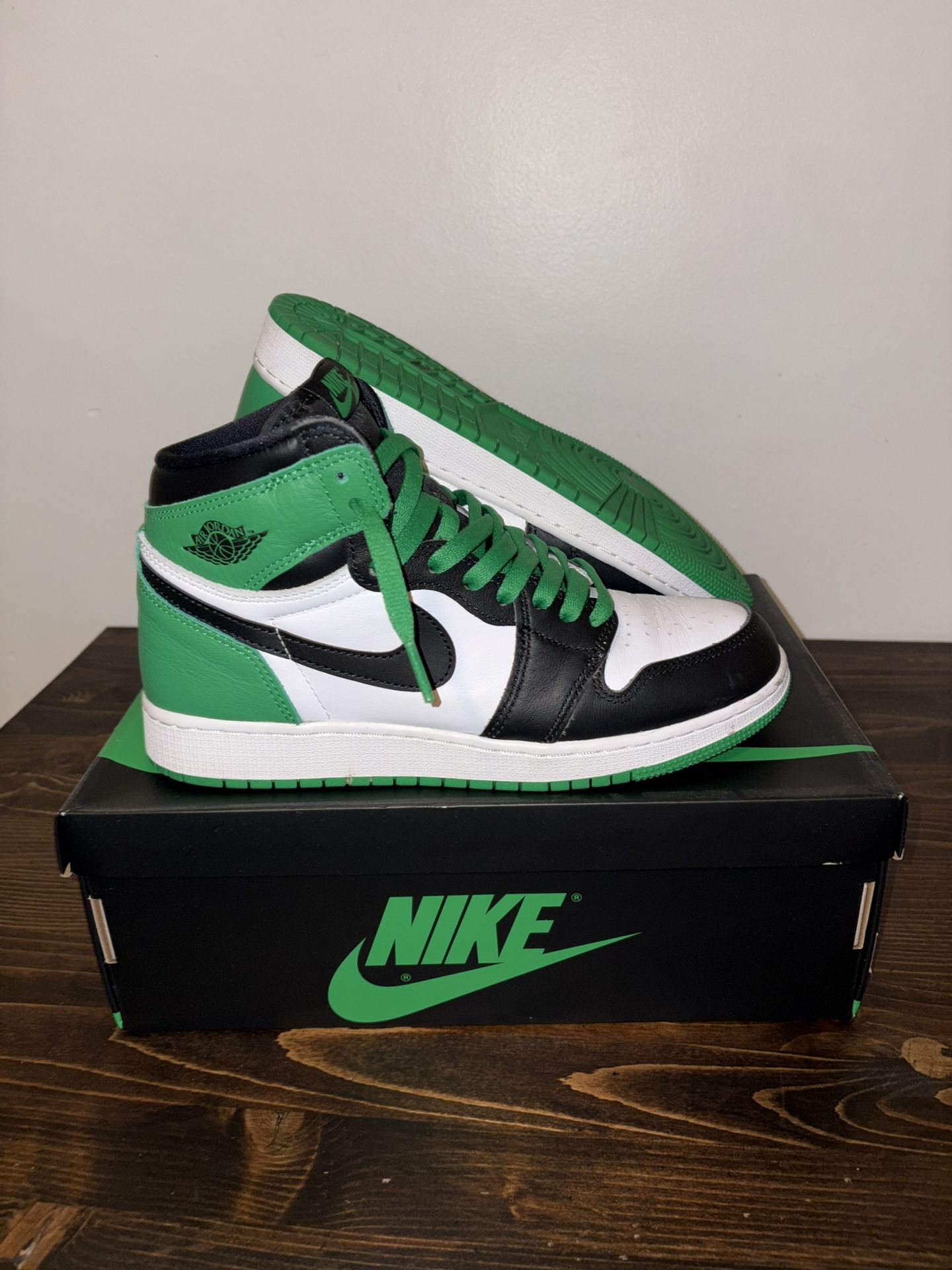 Air Jordan 1 Retro High OG "Lucky Green"