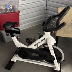 White/Black  Pro-Form 405 SPX User Manual