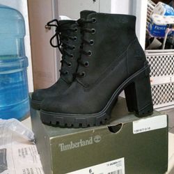 Timberland Women's Boots Size 6