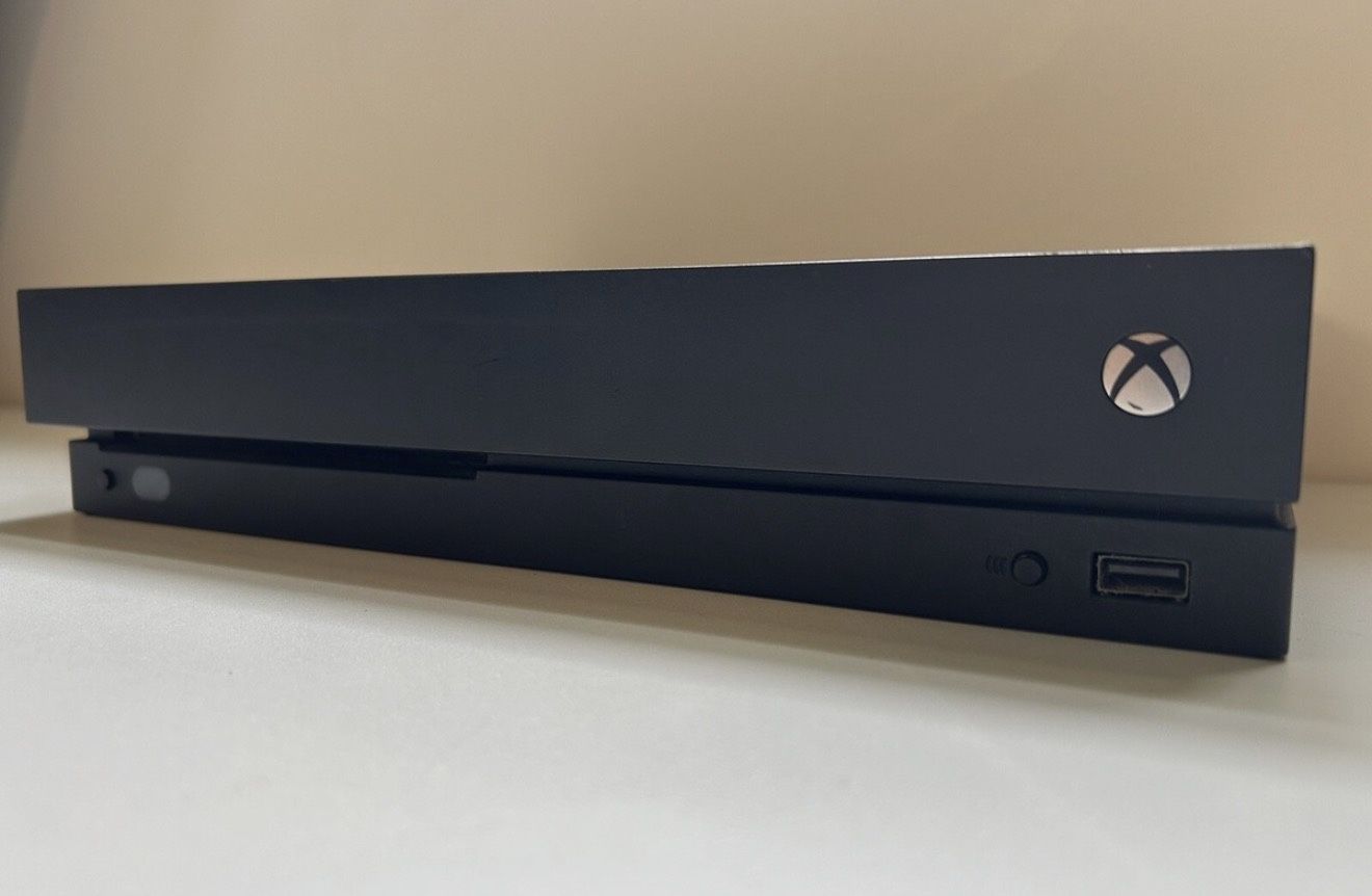 Xbox One X 