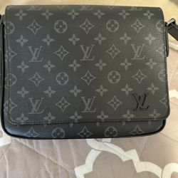 Louis Vuitton District PM Messenger Bag Monogram Black Brand New 100% Authentic