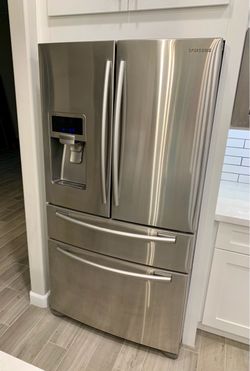 Samsung - Stainless Steel French Door Refrigerator