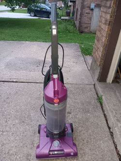 Hoover Wind tunnel Vaccum Cleaner