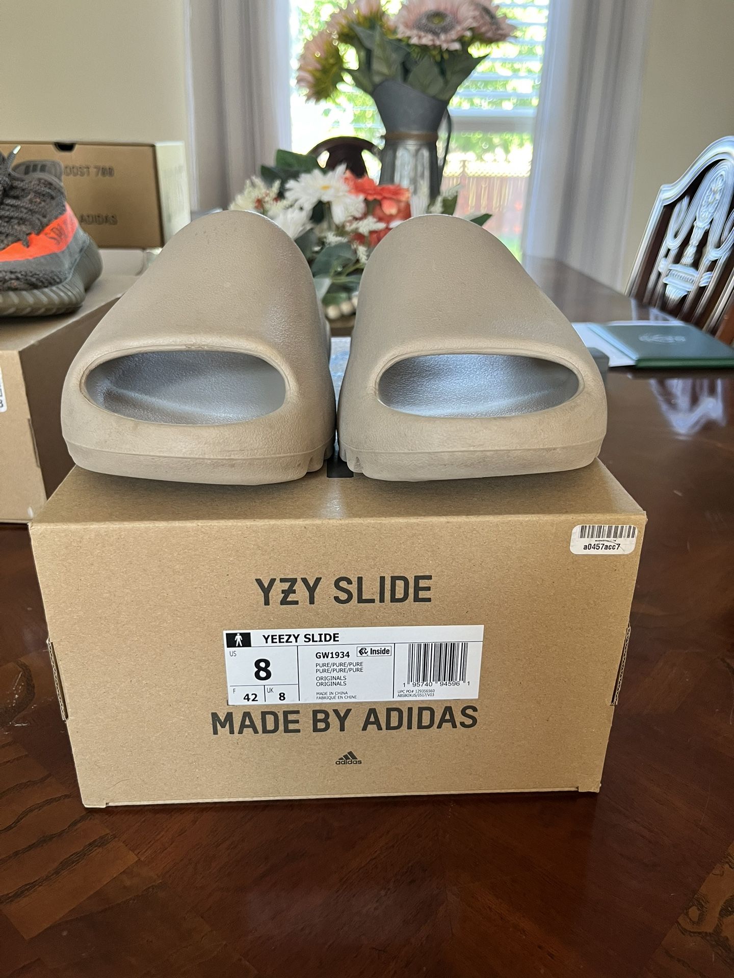 Adidas Yeezy Slides ‘pure’