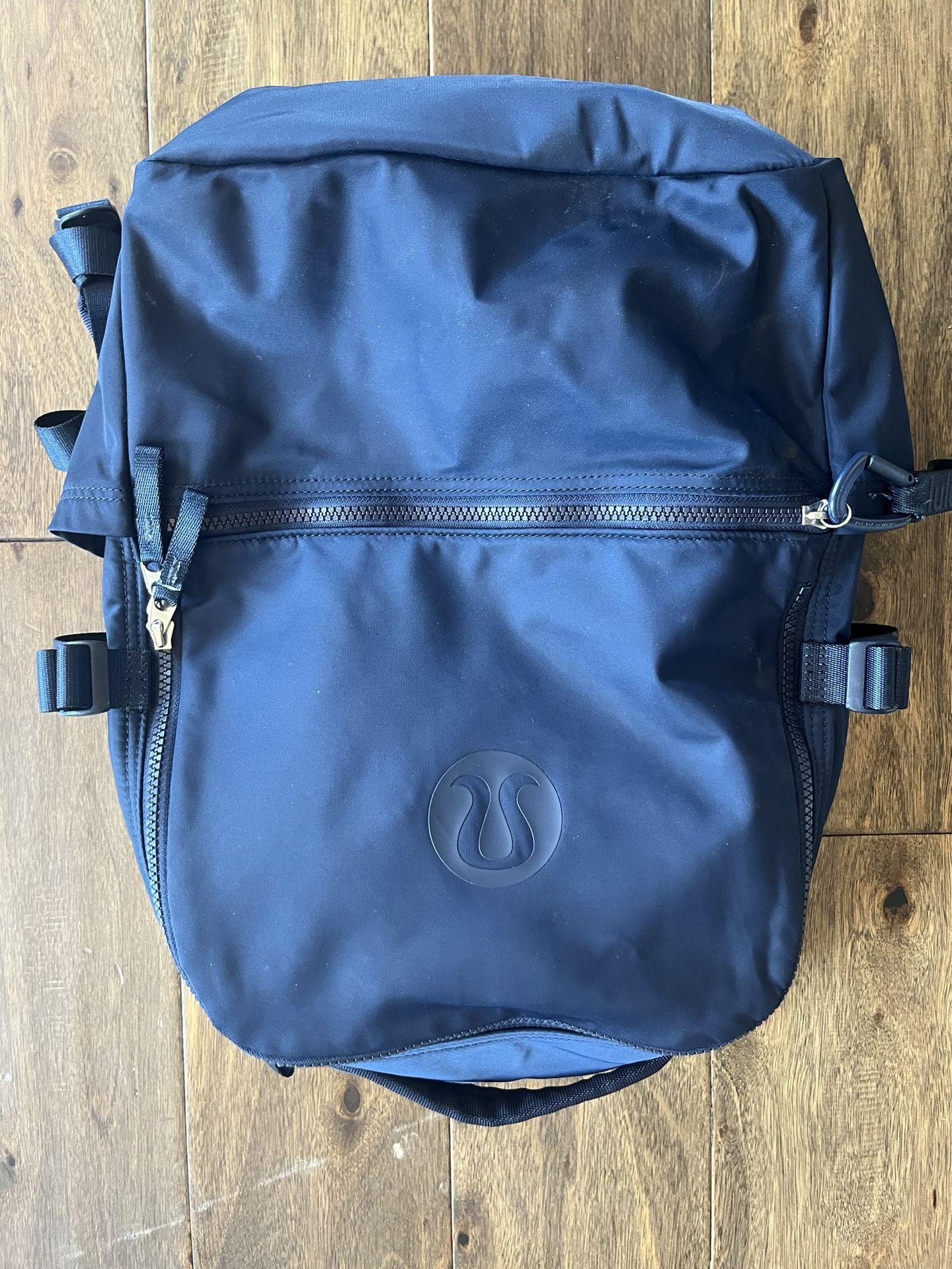 Lululemon New Crew Backpack 22L *Updated Brilliant Blue Crew Backpack Lululemon Brilliant Blue | TikTok main image 3