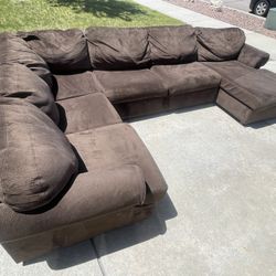 Huge brown sectional-FREE DELIVERY 🚚 