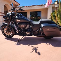 2023 Indian Springfield Darkhorse