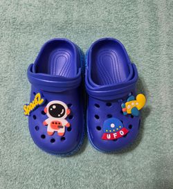 Sandal for boy navy Blue with astronaut, UFO, airplane and spacez charms size 7