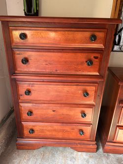 Bedroom Set 3 pieces no mirror