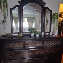 Sandberg Furniture Andorra 7-drawer Dresser