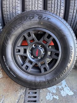 New Trd OEM wheels with Toyo tires 265/70/17 Tacoma 4runner tundra 99.99% treads