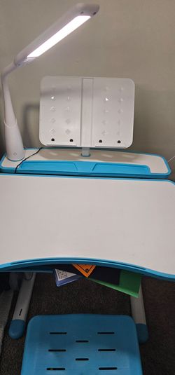 Kids desk
