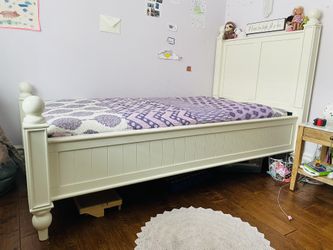 Pottery barn on sale thomas bed