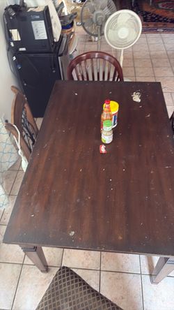 Dining Table 4 chairs Good quality