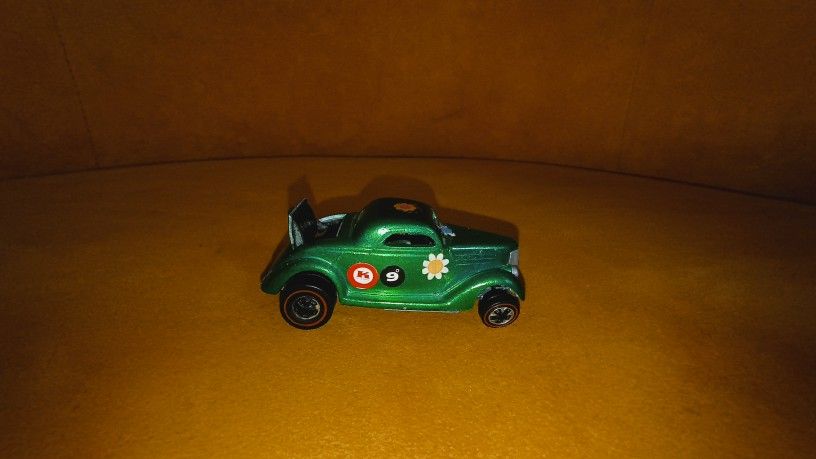 Hot Wheels 1968 Redline Classic 38 Ford Coupe--1938 Ford Coupe rolls smooth.
