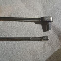 SNAP ON  1/4 DRIVE  9 " LONG RATCHET & 12" LONG EXTENTION WOBBLER HEAD