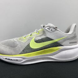 NIKE PEGASUS 41 RUNNING SHOES GREY WITH NEON YELLOW SIZE: 10.5 MENS.