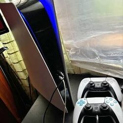 Ps5 W 2 Remotes And 2 Games
