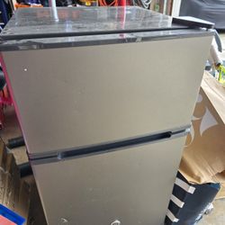 Mini Refrigerator 