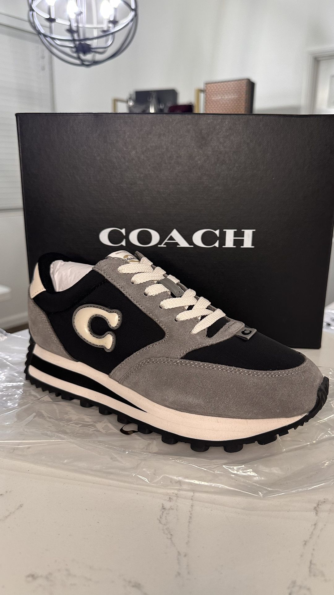 Coach Size #6.5 Us authentic?