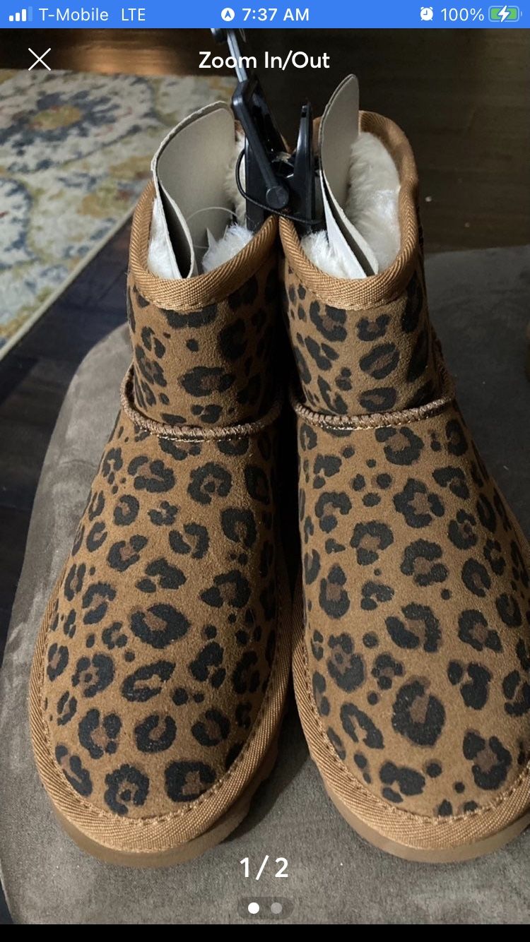 Women’s Fur Lined Leopard Boots Size 6