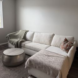 Custom Sectional w/ Pull-Out Bed – Comfortable & Priced to Sell! (Negotiable)