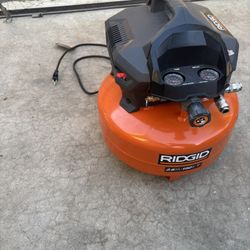 Compresor. Rigid. 6 Galones 