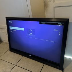 42” Vizio HDTV Bundle – Roku, Remote & Wall Bracket Included