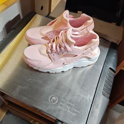 Size 7 Women's Huaraches