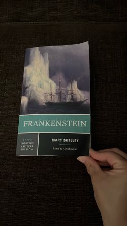 Frankenstein- Mary Shelley Book