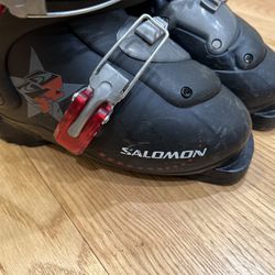 Salomon ski boots for unisex kids