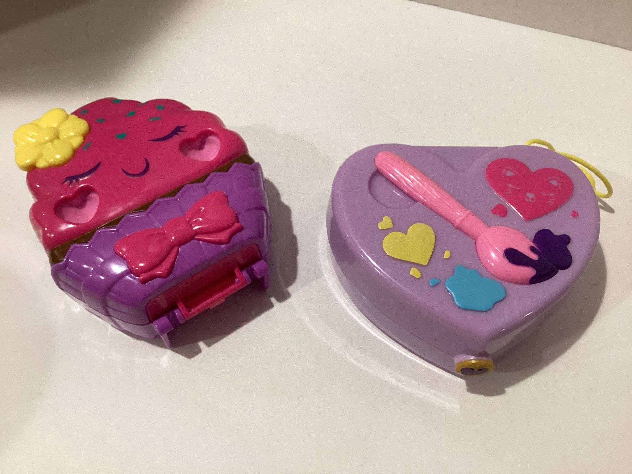 “Polly Pocket Art Studio And Polly Pocket Something Sweet Cupcake Complete Sets