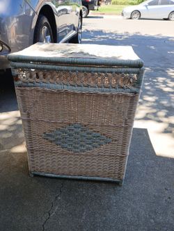 Vintage Wicker Hamper White & Blue