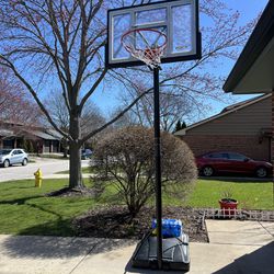 BasketBall hoop Almost New