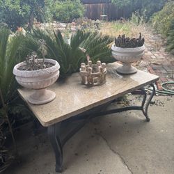 Granet Table