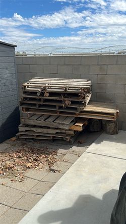 10 wood pallets