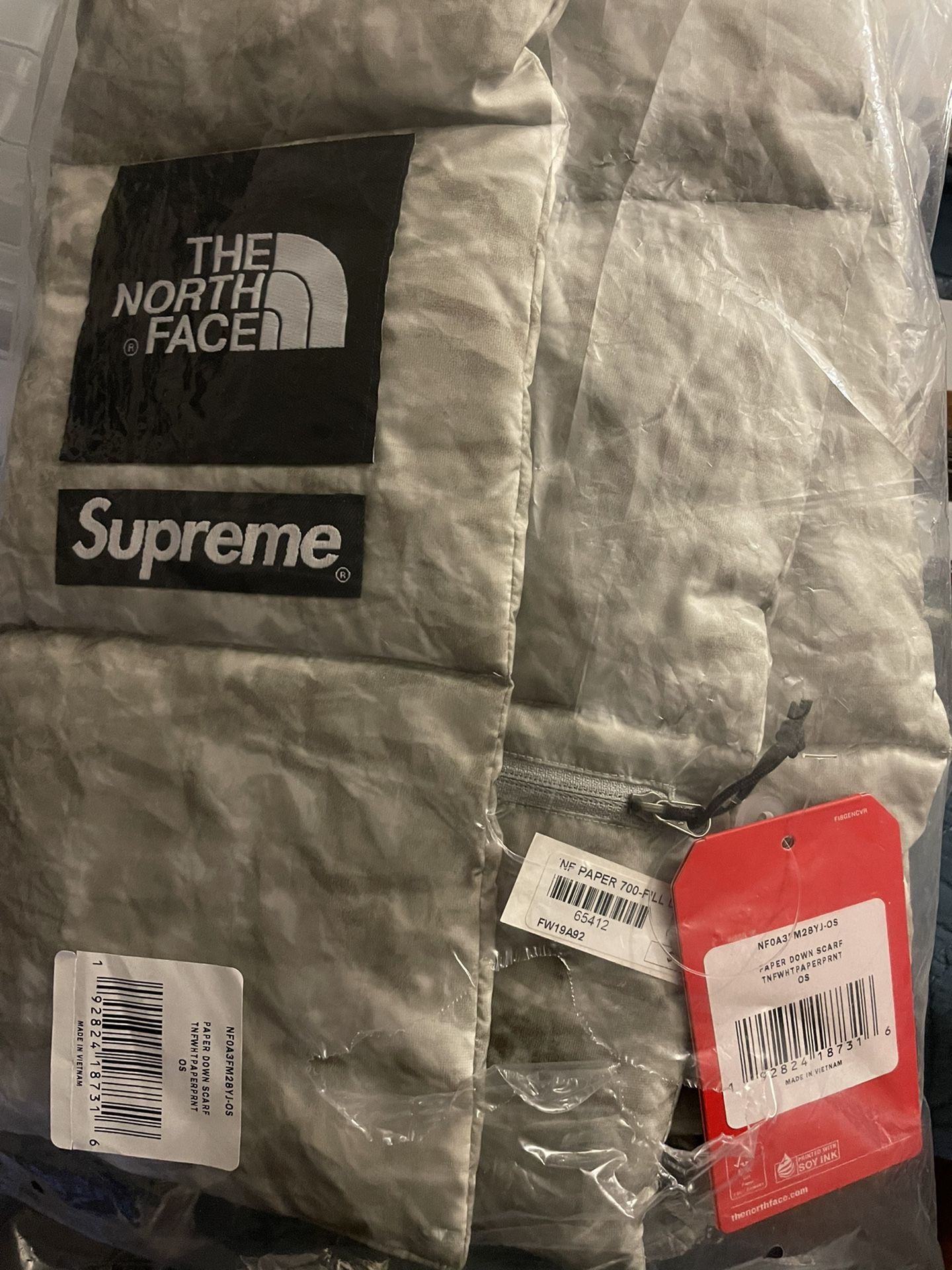 Supreme x The North Face Down Scarf